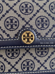 detail-logo-Burch-T-Monogram-Small-Jacquard-Shoulder-Bag-Tory-Navy-balilene