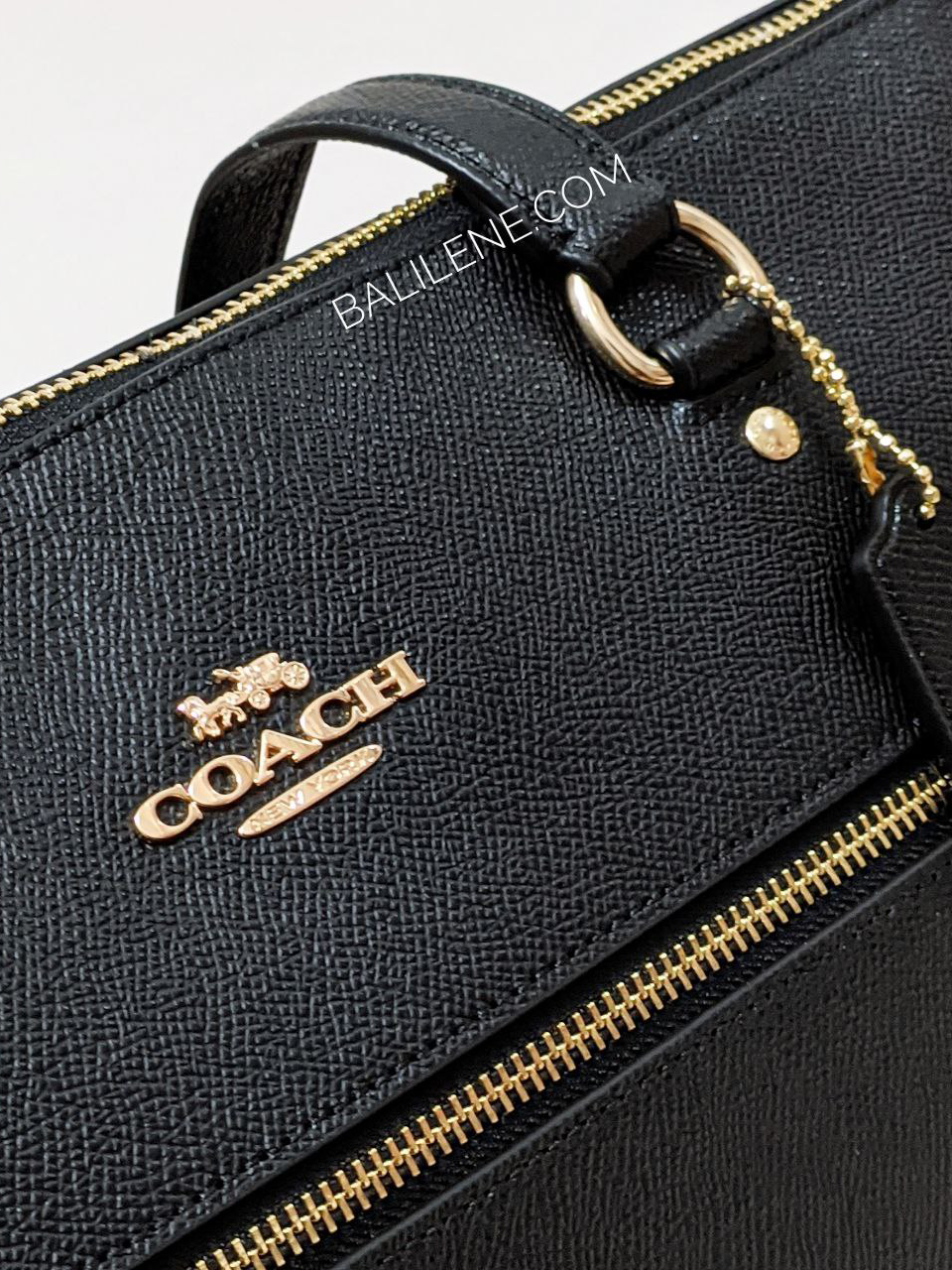 detail-logo-Coach-Gallery-Tote-Black