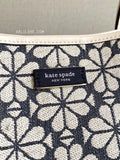 detail-logo-Kate-Spade-Flower-Jacquard-Bleecker-Large-Tote-Charcoal-Grey-Multi-balilene