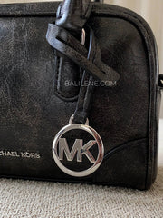 detail-logo-Michael-Kors-Thompson-Extra-Small-Distressed-Convertible-Satchel-Bag-Black-balilene