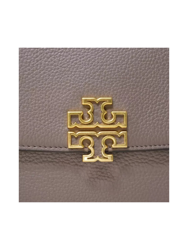detail-logo-Tory-Burch-Britten-Medium-Adjustable-Shoulder-Bag-PortobelloWEBP