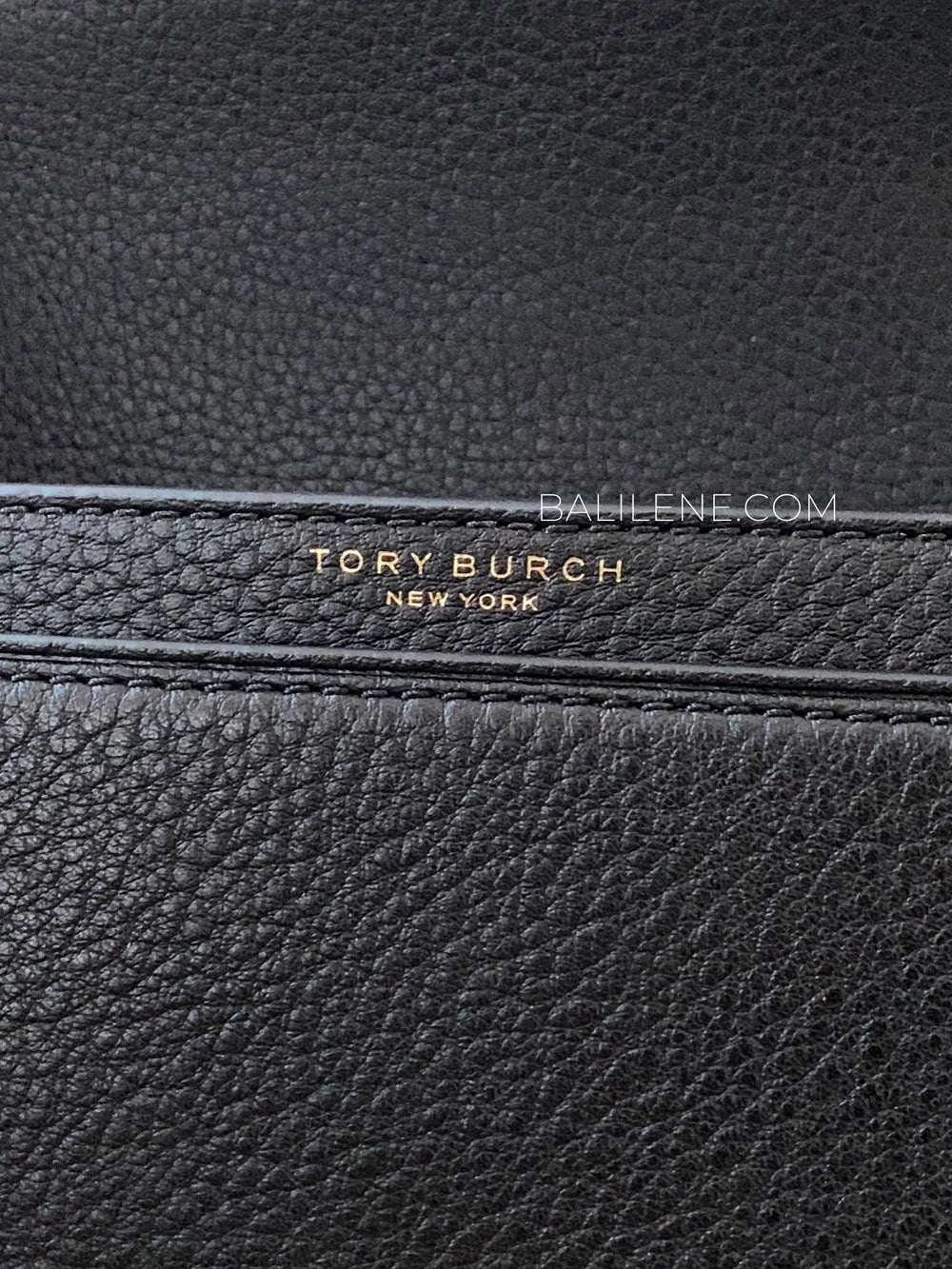 detail-logo-Tory-Burch-Miller-Shoulder-Bag-Black-balilene