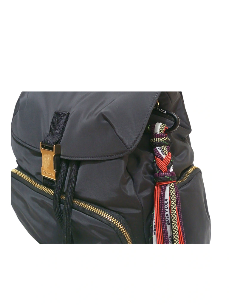 detail-samping-B-Y-L-Olympia-Lettering-Medium-Backpack-Anthracite