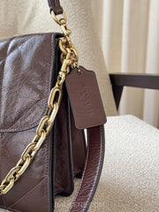 detail-samping-Coach-Chain-Tabby-Shoulder-Bag-35-With-Quilting-Maple-balilene