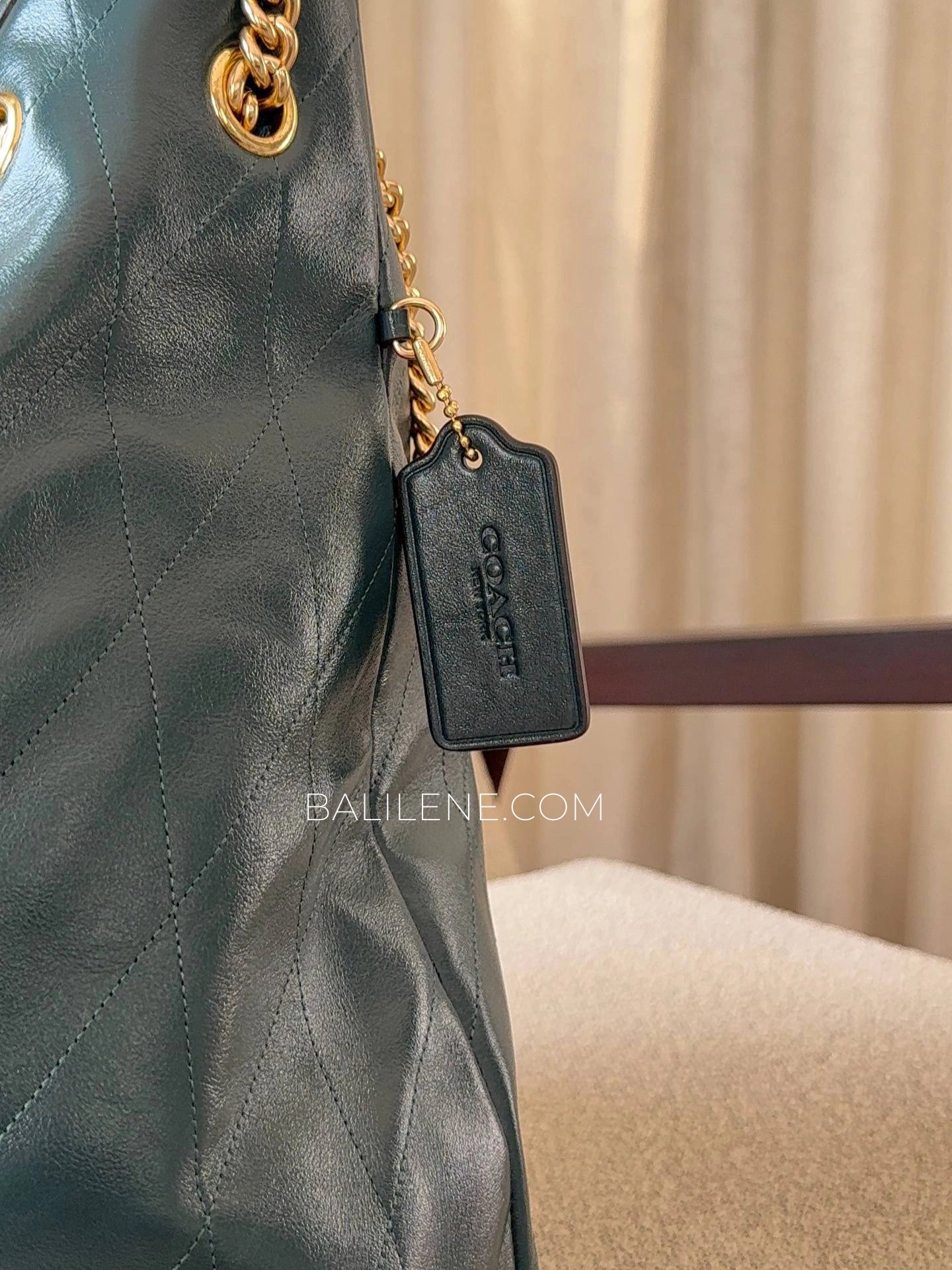 detail-samping-Coach-Evelyn-Large-Shoulder-Bag-With-Quilting-Dark-Teal-balilene