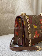 detail-samping-Coach-Klare-Crossbody-Bag-In-Signature-Canvas-With-Floral-Print-Khaki-Multi-balilene