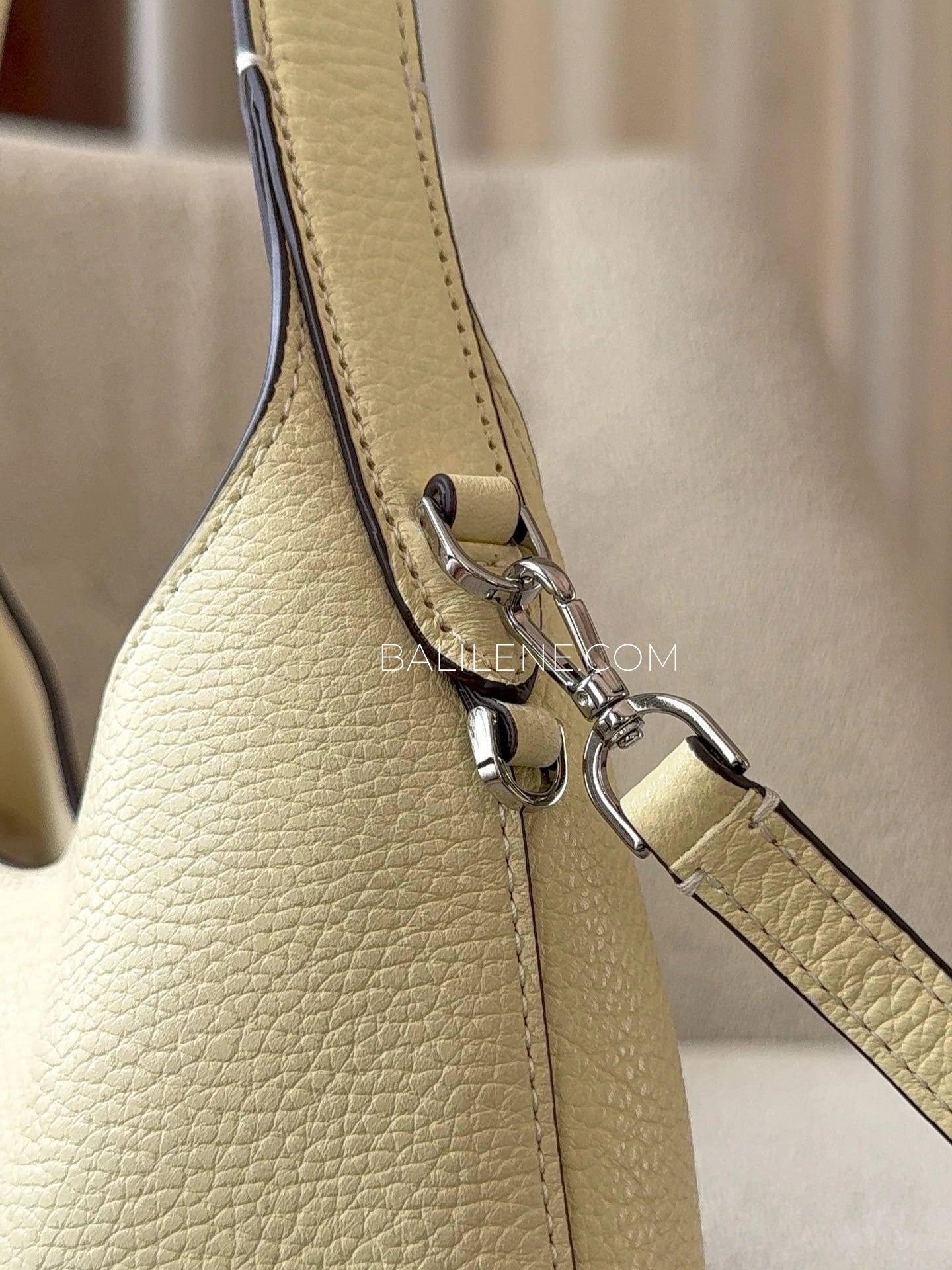 detail-samping-Kate-Spade-454-Mini-Crossbody-Bag-Lemon-Fondant-balilene