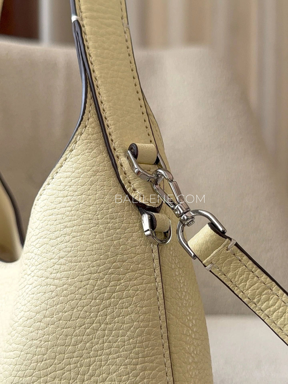 detail-samping-Kate-Spade-454-Mini-Crossbody-Bag-Lemon-Fondant-balilene