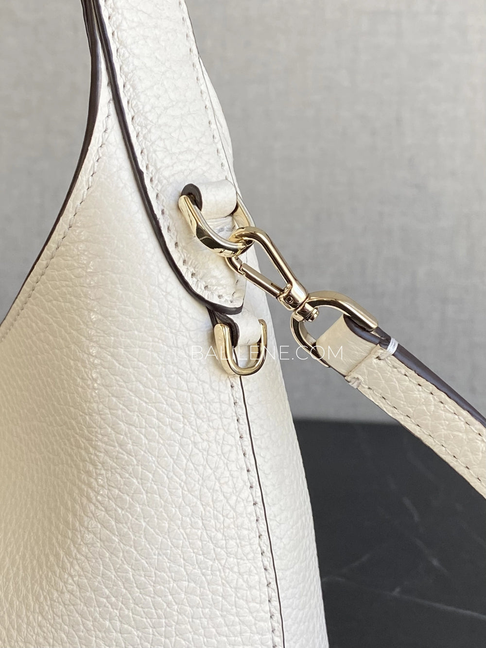 detail-samping-Kate-Spade-454-Mini-Crossbody-Meringue-balilene