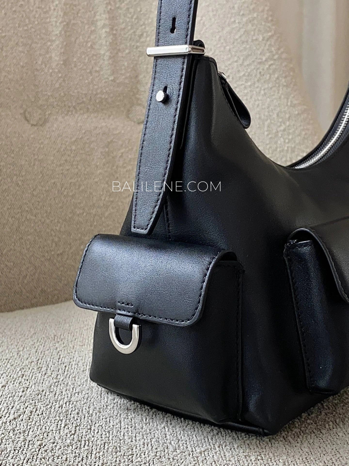 detail-samping-Kate-Spade-Cargo-Leather-Shoulder-Bag-Black-balilene