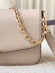 detail-samping-Kate-Spade-Dakota-Medium-Convertible-Shoulder-Bag-Timeless-Taupe-balilene