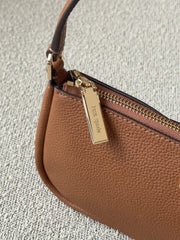 detail-samping-Kate-Spade-Kayla-Pebbled-Leather-Convertible-Wristlet-Brown-balilene