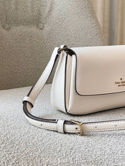 detail-samping-Kate-Spade-Sutton-Mini-Flap-Crossbody-Bag-Cashew-Milk-balilene
