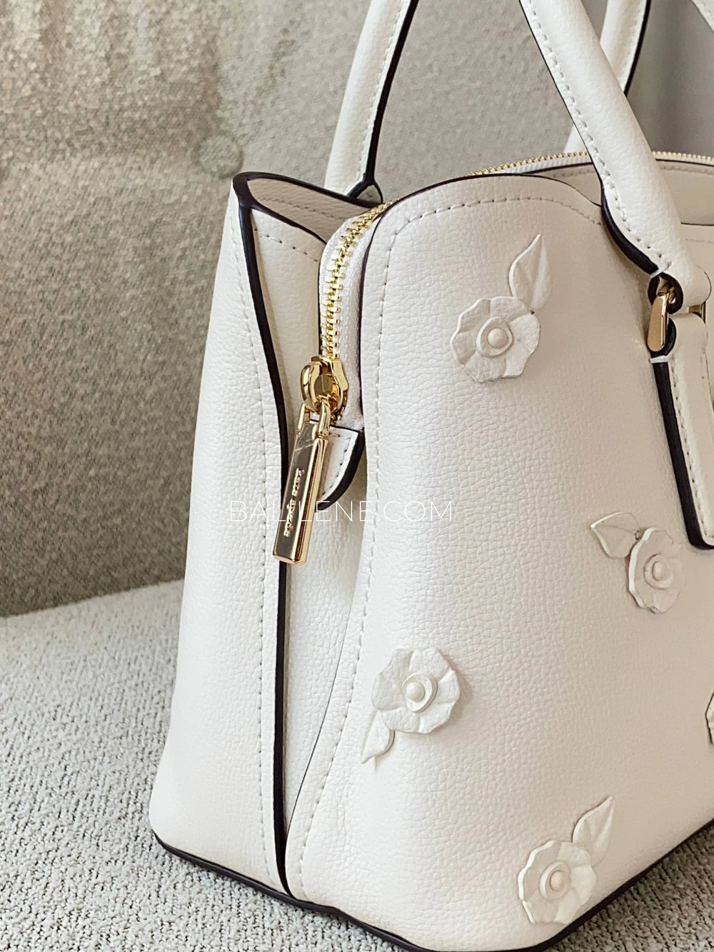 detail-samping-Kate-Spade-Thompson-Street-Floral-Small-Satchel-Bag-Cashew-Milk-balilene
