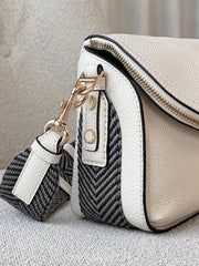 detail-samping-Marc-Jacobs-The-Groove-Mini-Messenger-Bag-Marshmallow-balilene