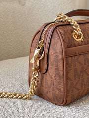 detail-samping-Michael-Kors-Blaire-Extra-Small-Logo-Duffle-Crossbody-Bag-Luggage-balilene