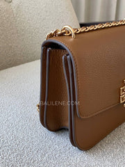 detail-samping-Tory-Burch-Britten-Small-Adjustable-Shoulder-Bag-Moose-balilene