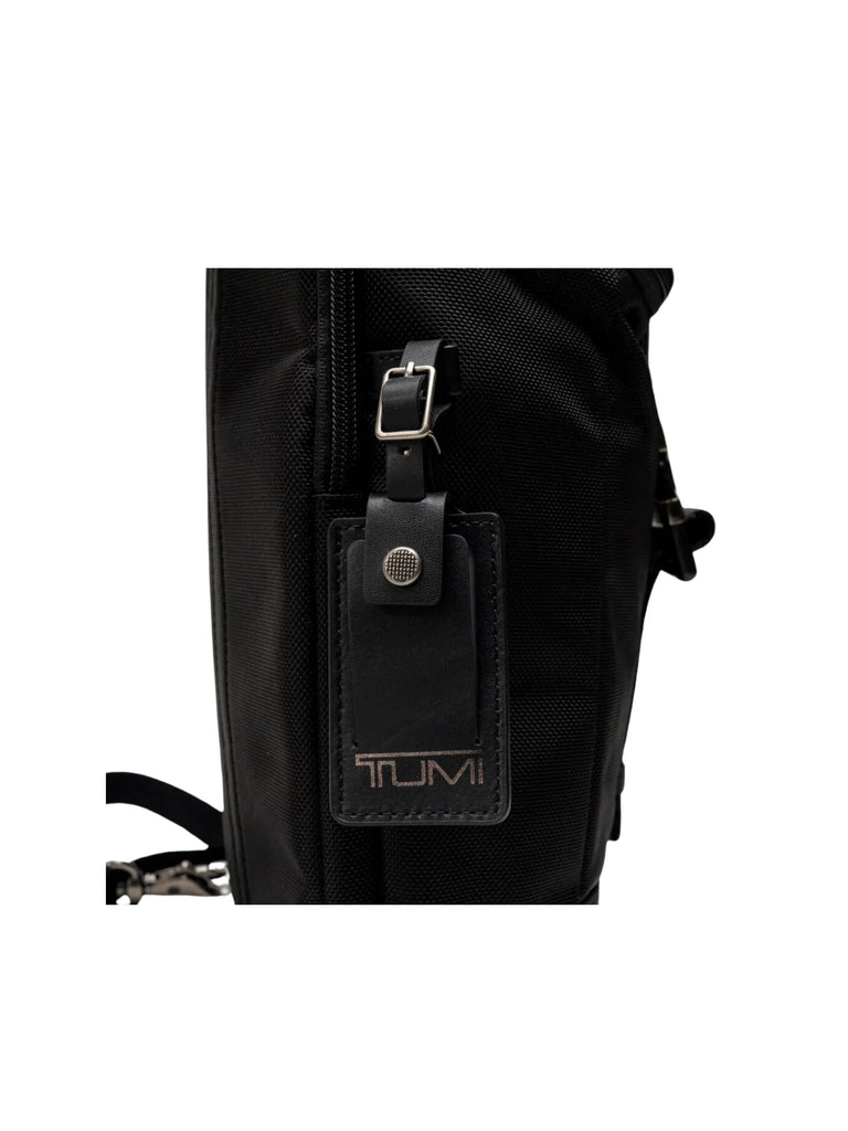 detail-samping-Tumi-Wooland-Sling-Black