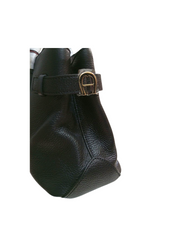 detail-samping-logo-Aigner-Roma-Handtasche-Black