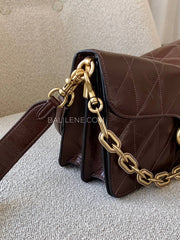 detail-strap-Coach-Chain-Tabby-Shoulder-Bag-With-Quilting-Maple-balilene