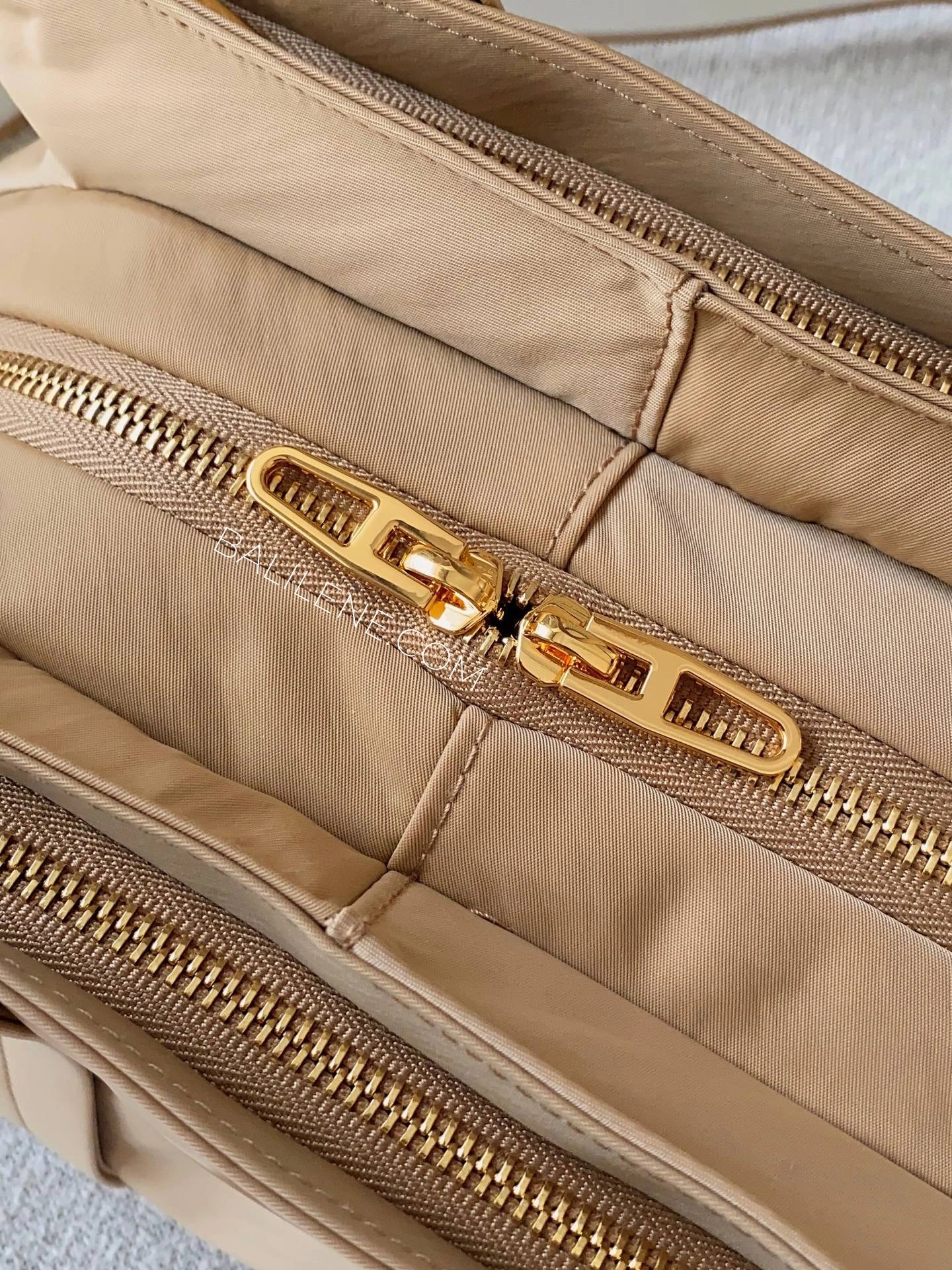 detail-zip-BYL-Medium-Tan-Nylon-Handbag-balilene