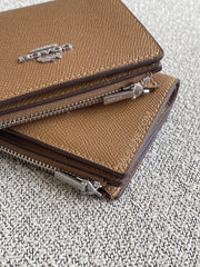 detail-zip-Coach-Billfold-Wallet-Crossgrain-Leather-Light-Saddle-balilene