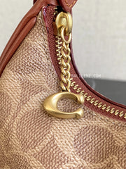 detail-zip-Coach-Jonie-Bag-In-Signature-Canvas-Tan-Rust-balilene