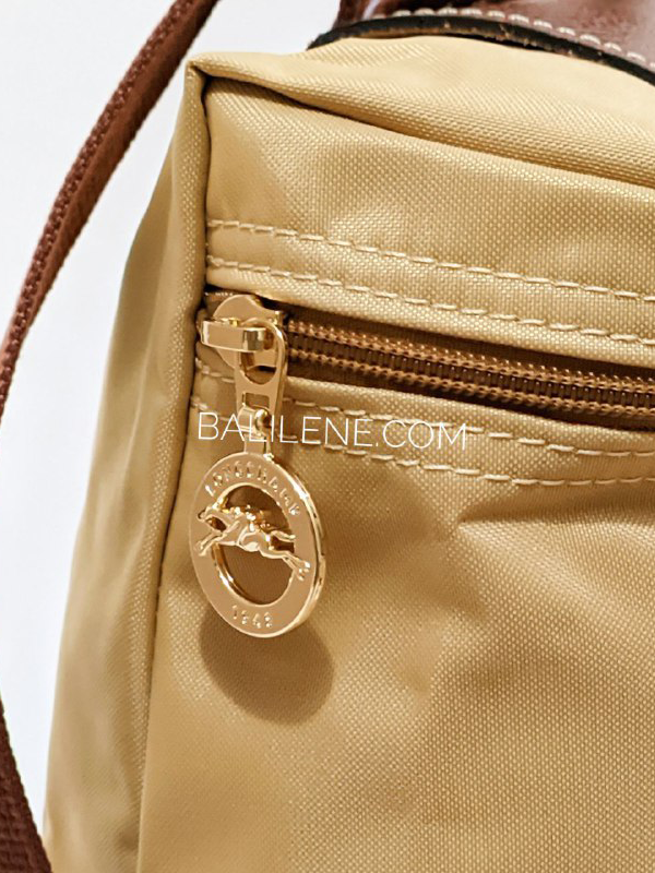 detail-zip-Longchamp-Le-Pliage-Original-Backpack-Bag-Miel