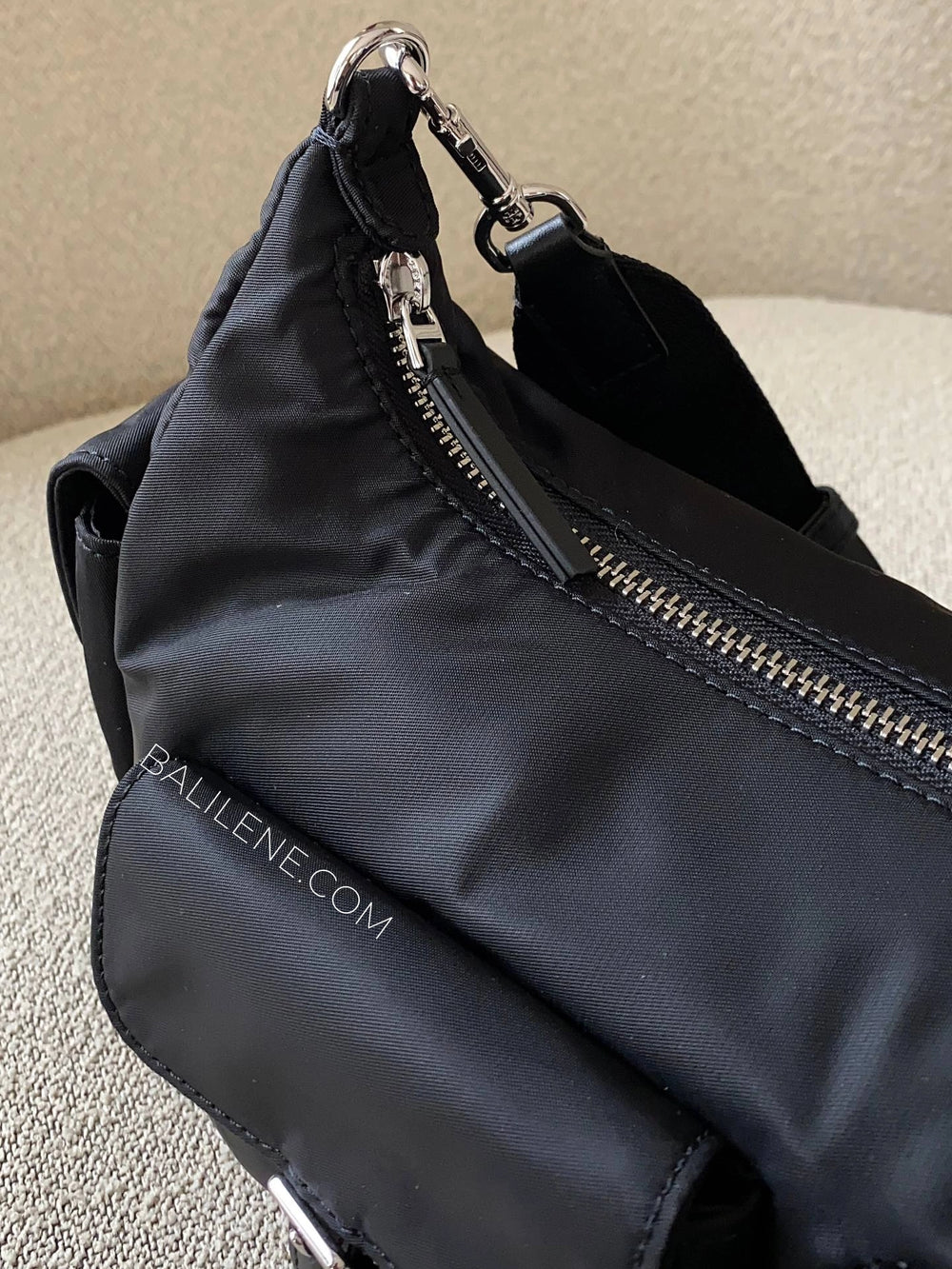 detail-zip-Tory-Burch-Nylon-Convertible-Shoulder-Bag-Black-balilene