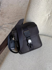 gambar-Alpha-Bravo-Junior-Crossbody-Bag-Dark-Brown-Tumi-balilene