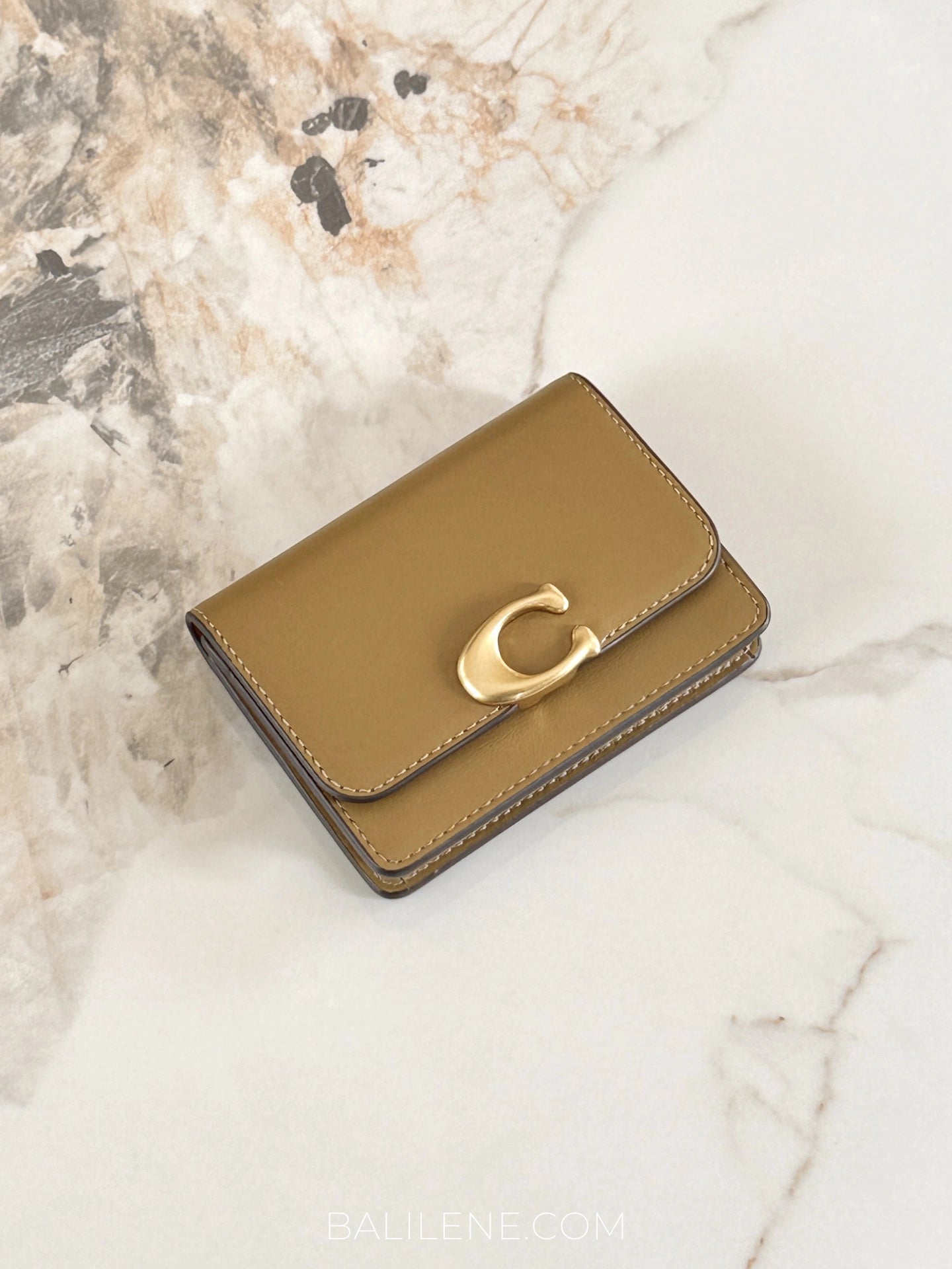 gambar-Coach-Bandit-Card-Case-Wallet-Muted-Olive-balilene