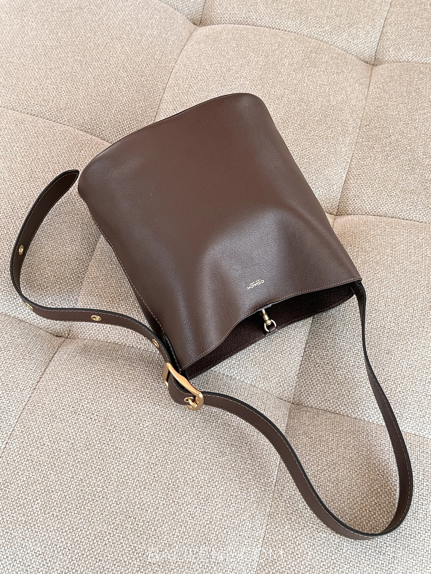 gambar-Coach-Bleecker-Bucket-Bag-Maple-balilene