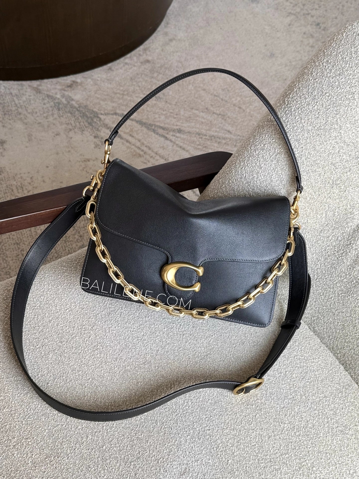 gambar-Coach-Chain-Tabby-Shoulder-Bag-30-Black-balilene