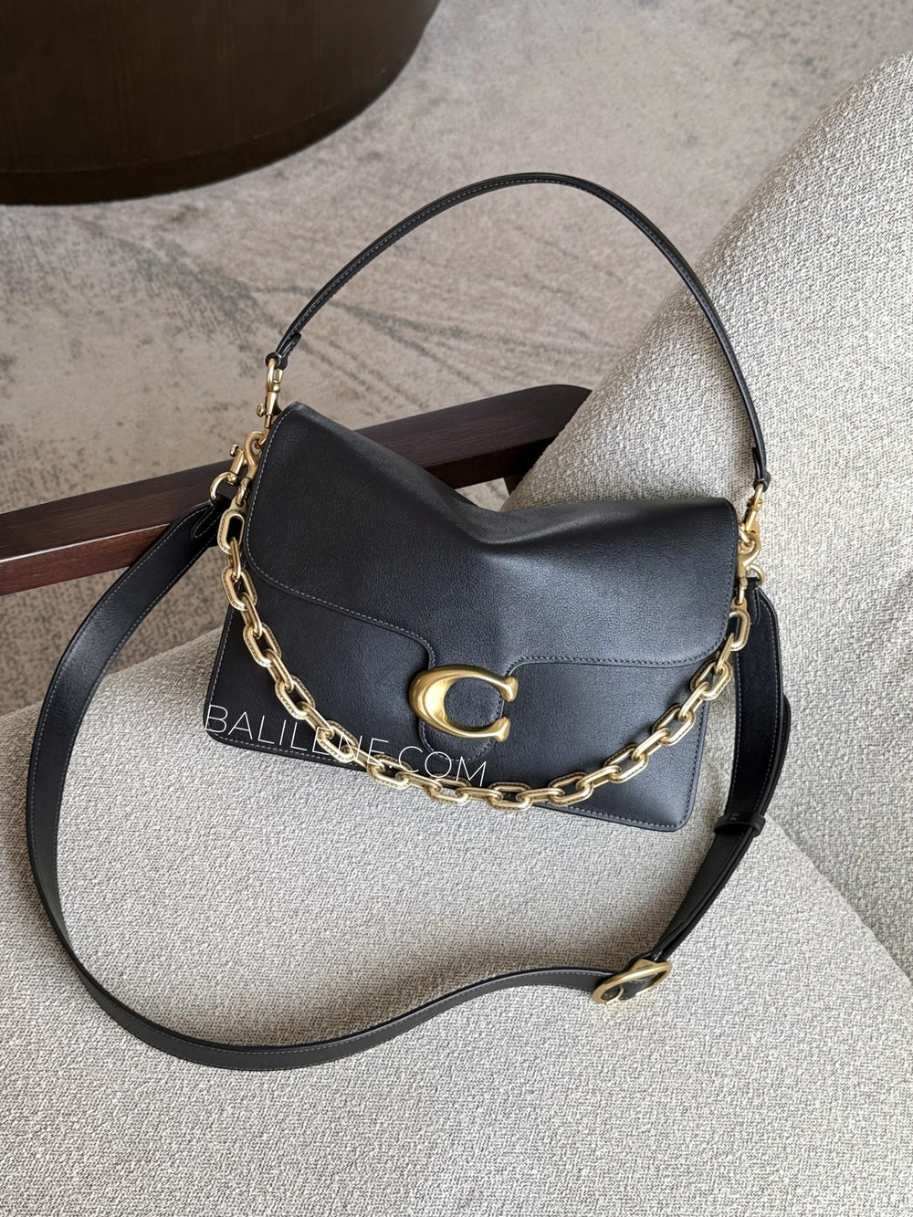 gambar-Coach-Chain-Tabby-Shoulder-Bag-30-Black-balilene