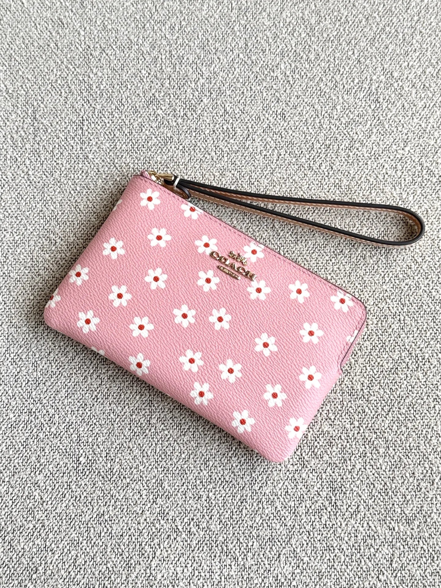 gambar-Coach-Corner-Zip-Wristlet-With-Floral-Print-Pink-Multicolor-balilene