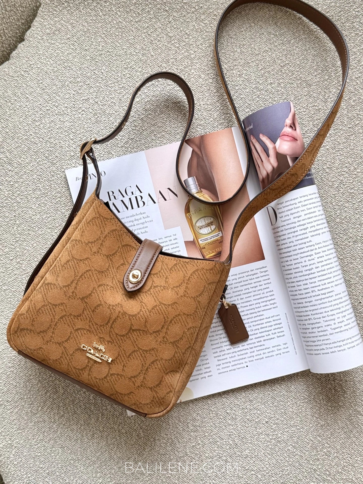 gambar-Coach-Hadley-Mini-Crossbody-Bag-In-Signature-Suede-Caramel-balilene