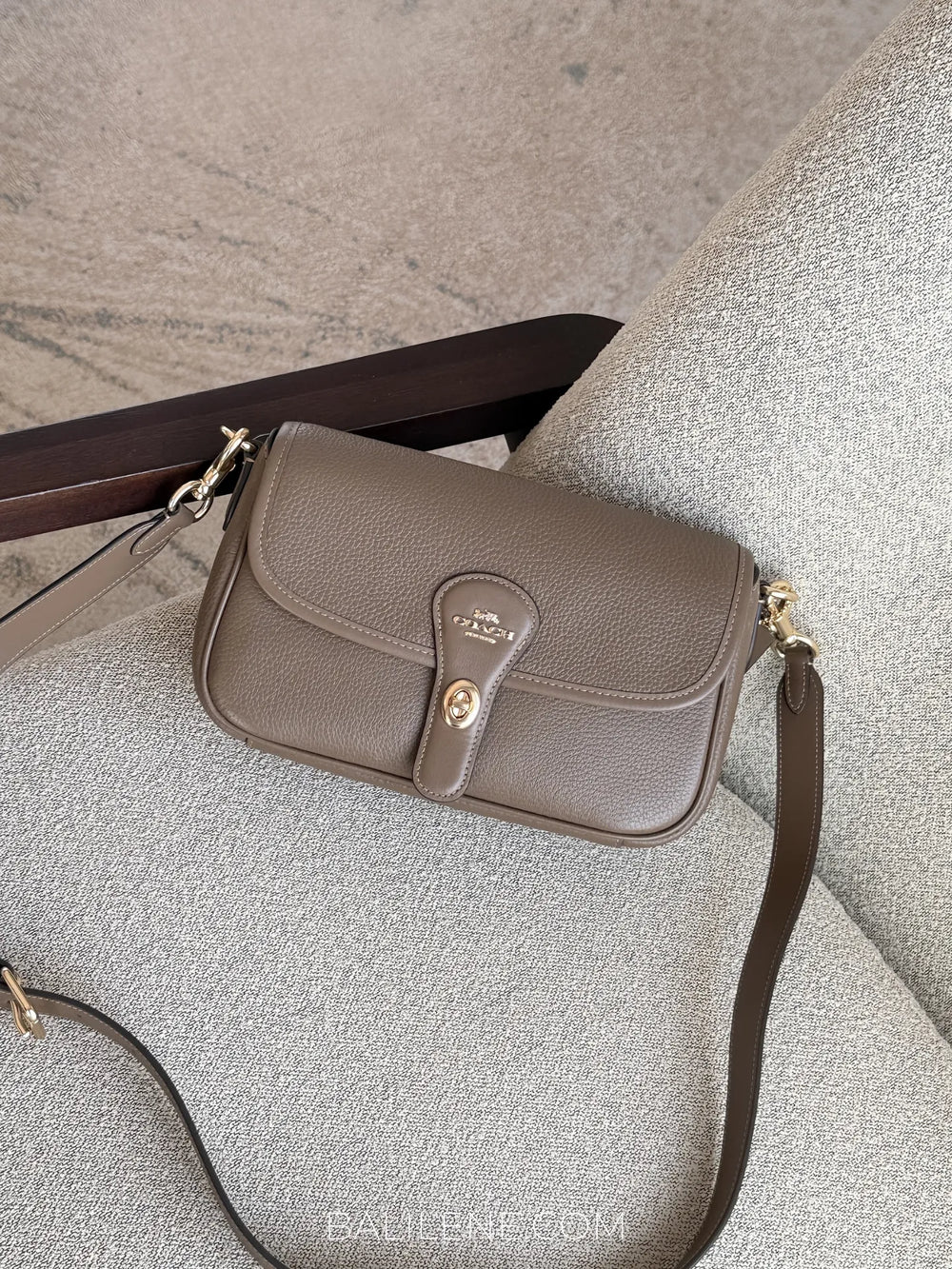 gambar-Coach-Hadley-Shoulder-Bag-Dark-Stone-balilene