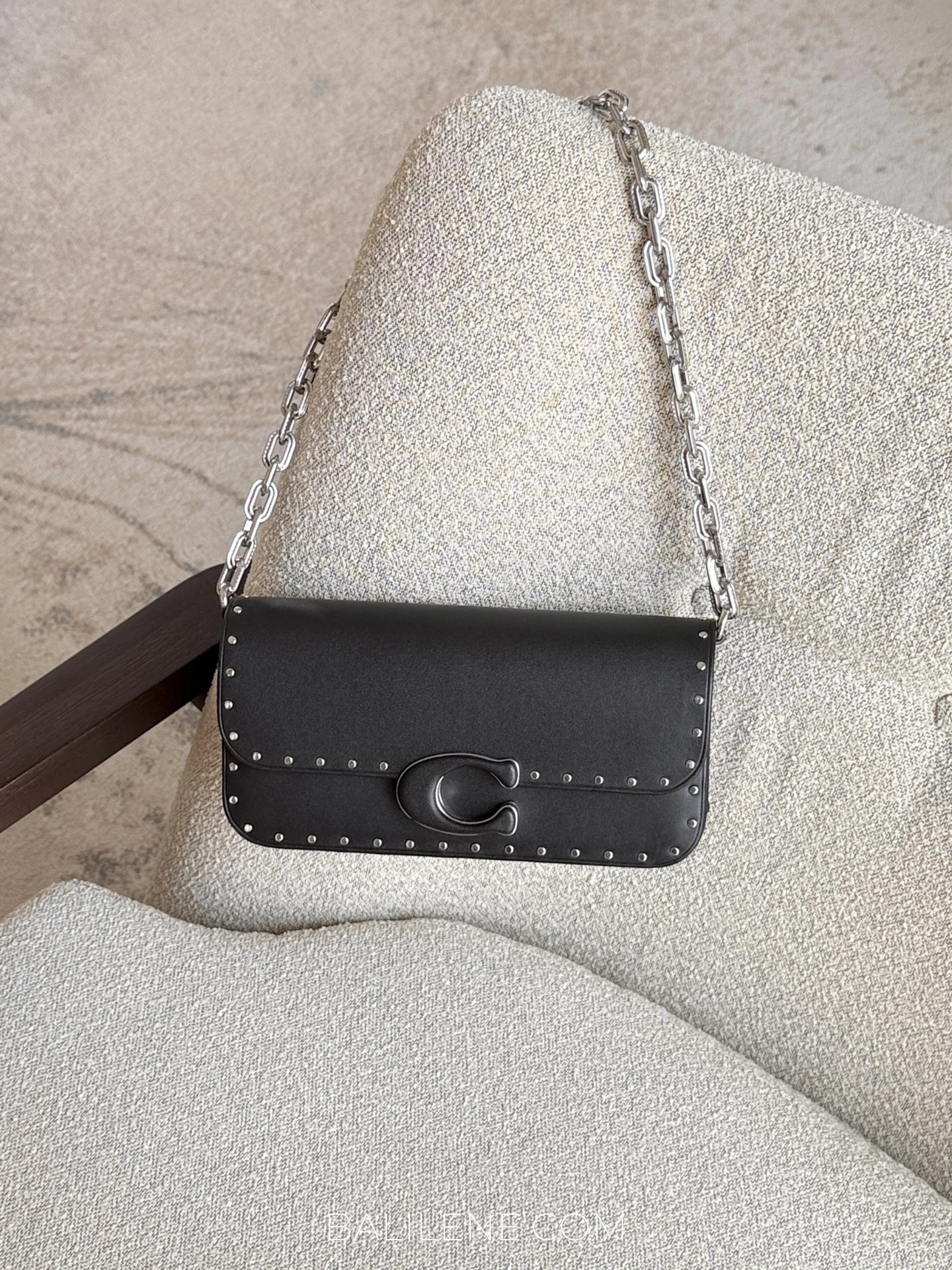 gambar-Coach-Idol-Bag-23-With-Rivets-Black-balilene