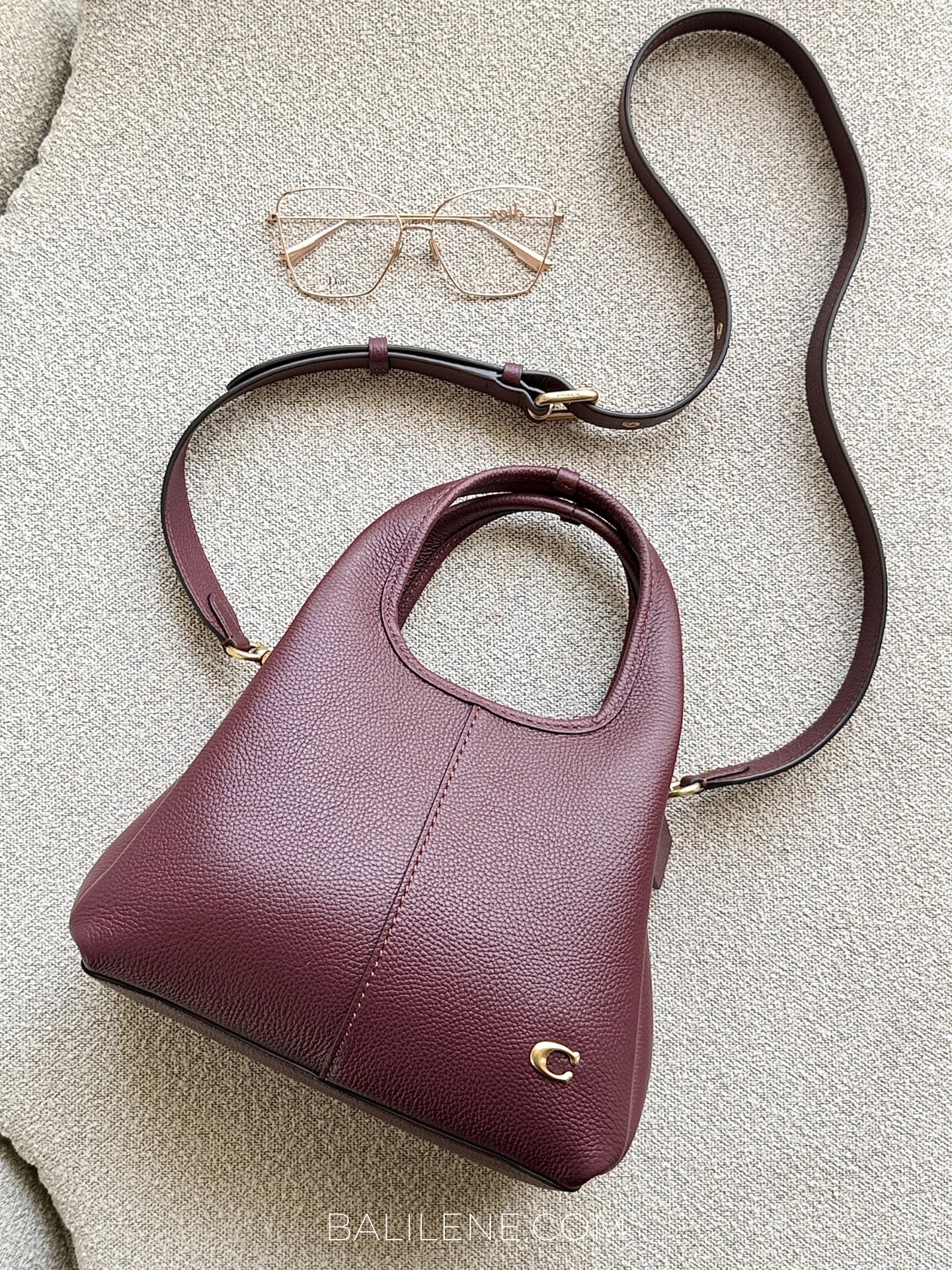 gambar-Coach-Lana-Shoulder-Bag-23-Merlot-balilene