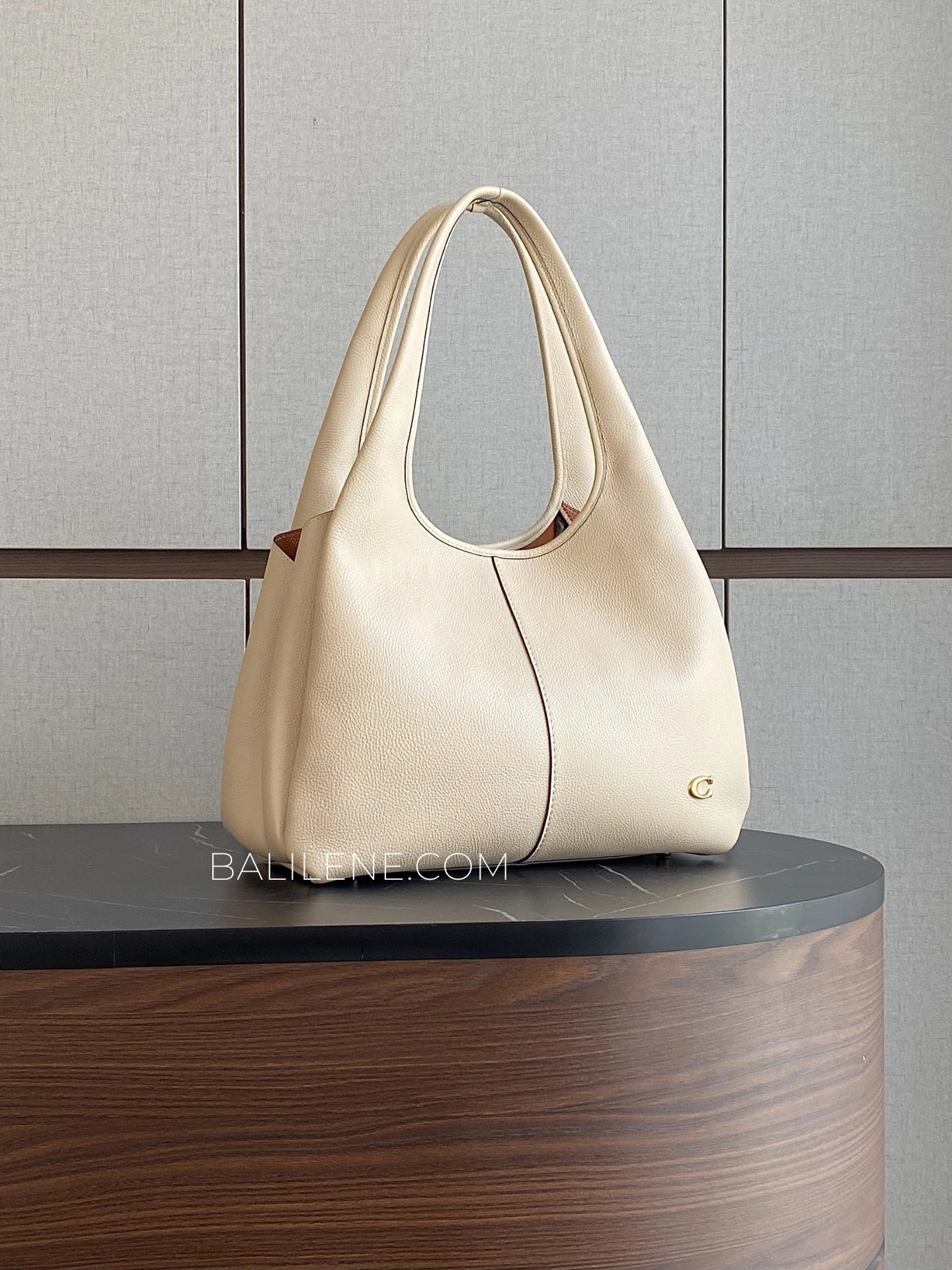 gambar-Coach-Lana-Shoulder-Bag-Pebble-Leather-Ivory-balilene