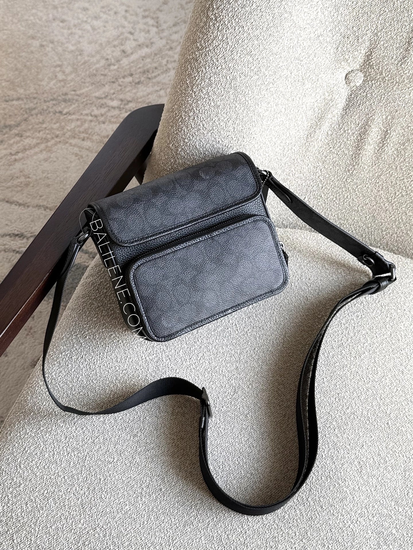 gambar-Coach-Sullivan-Flap-Crossbody-Bag-In-Signature-Canvas-Charcoal-Black-balilene