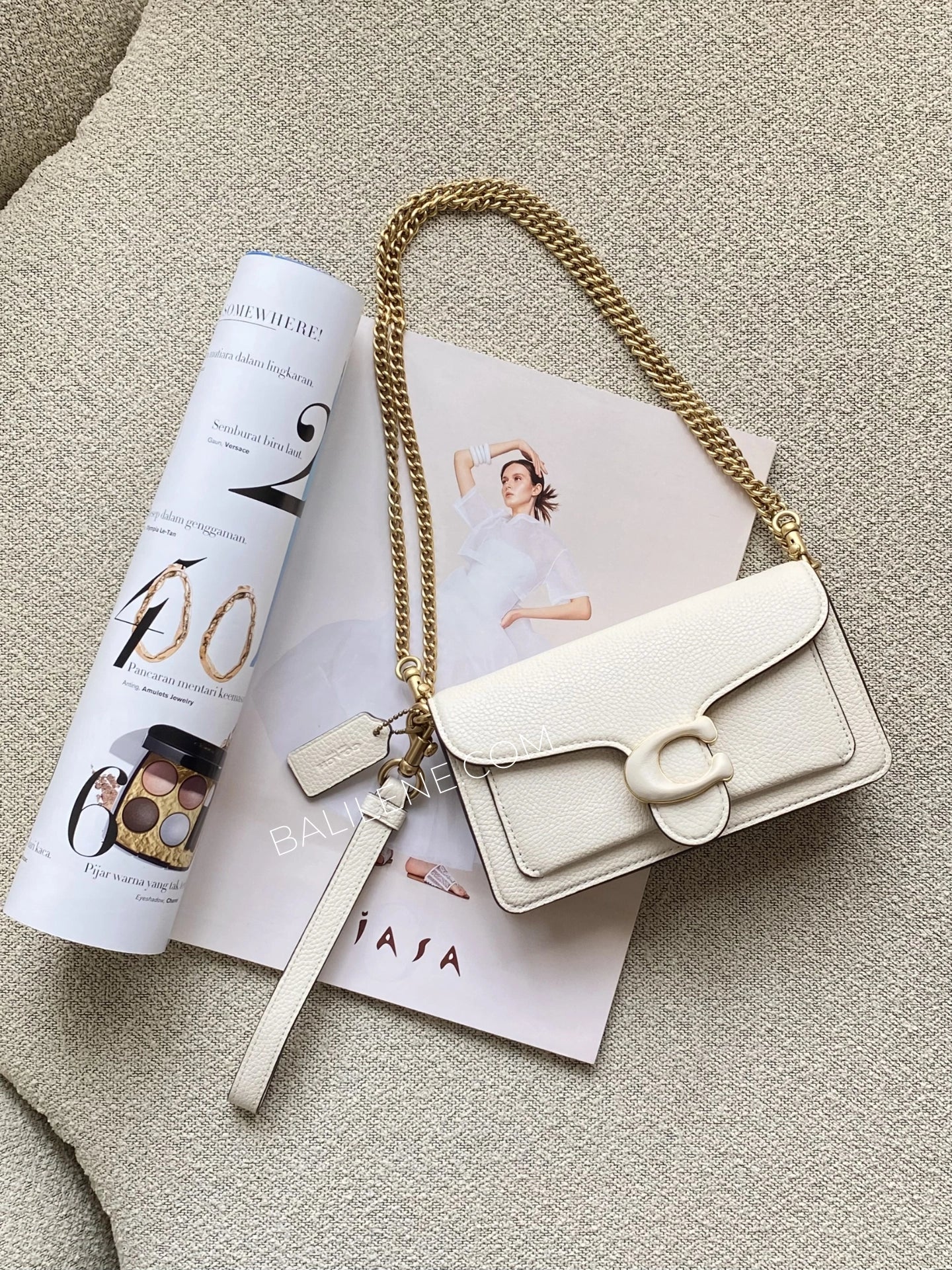 gambar-Coach-Tabby-Crossbody-Wristlet-Chalk-balilene
