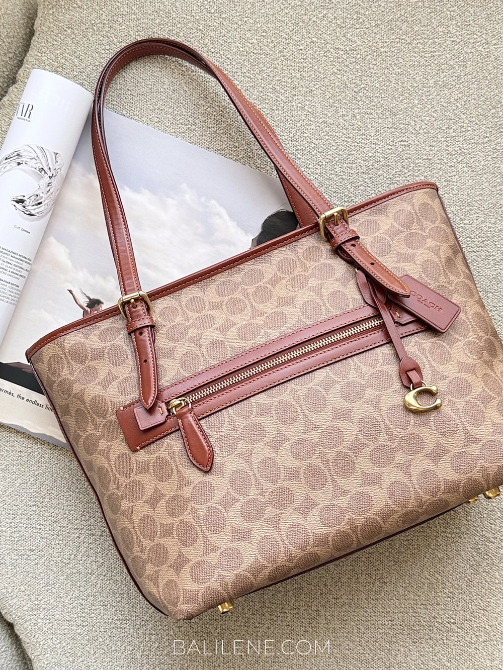 gambar-Coach-Taylor-Tote-In-Signature-Canvas-Tan-Rust-balilene