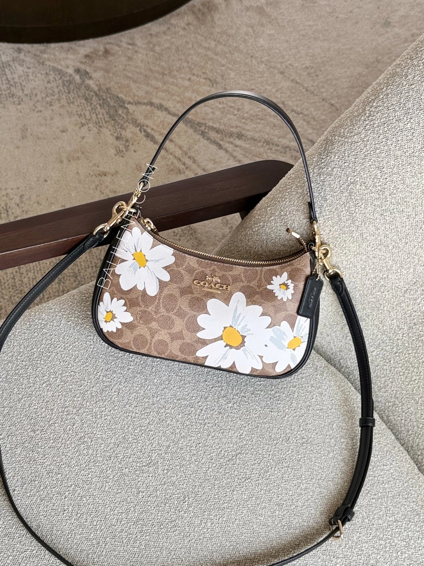 gambar-Coach-Teri-In-Signature-Canvas-With-FloraL-Print-Tan-Multi-balilene