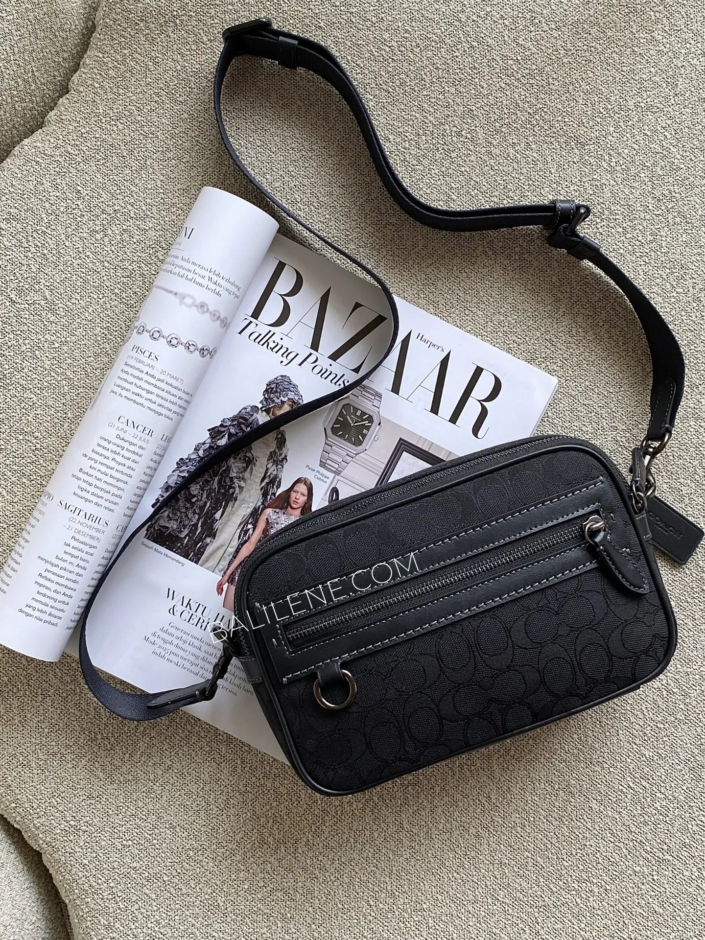 gambar-Coach-Theo-Camera-Bag-In-Signature-Jacquard-Black-balilene