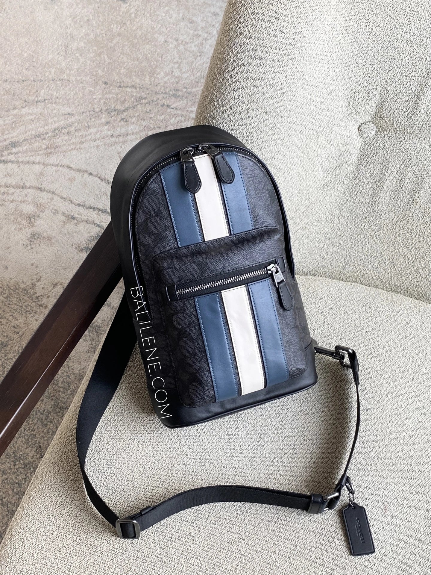 gambar-Coach-West-Pack-In-Signature-Canvas-Varsity-Stripe-Charcoal-Multi-balilene