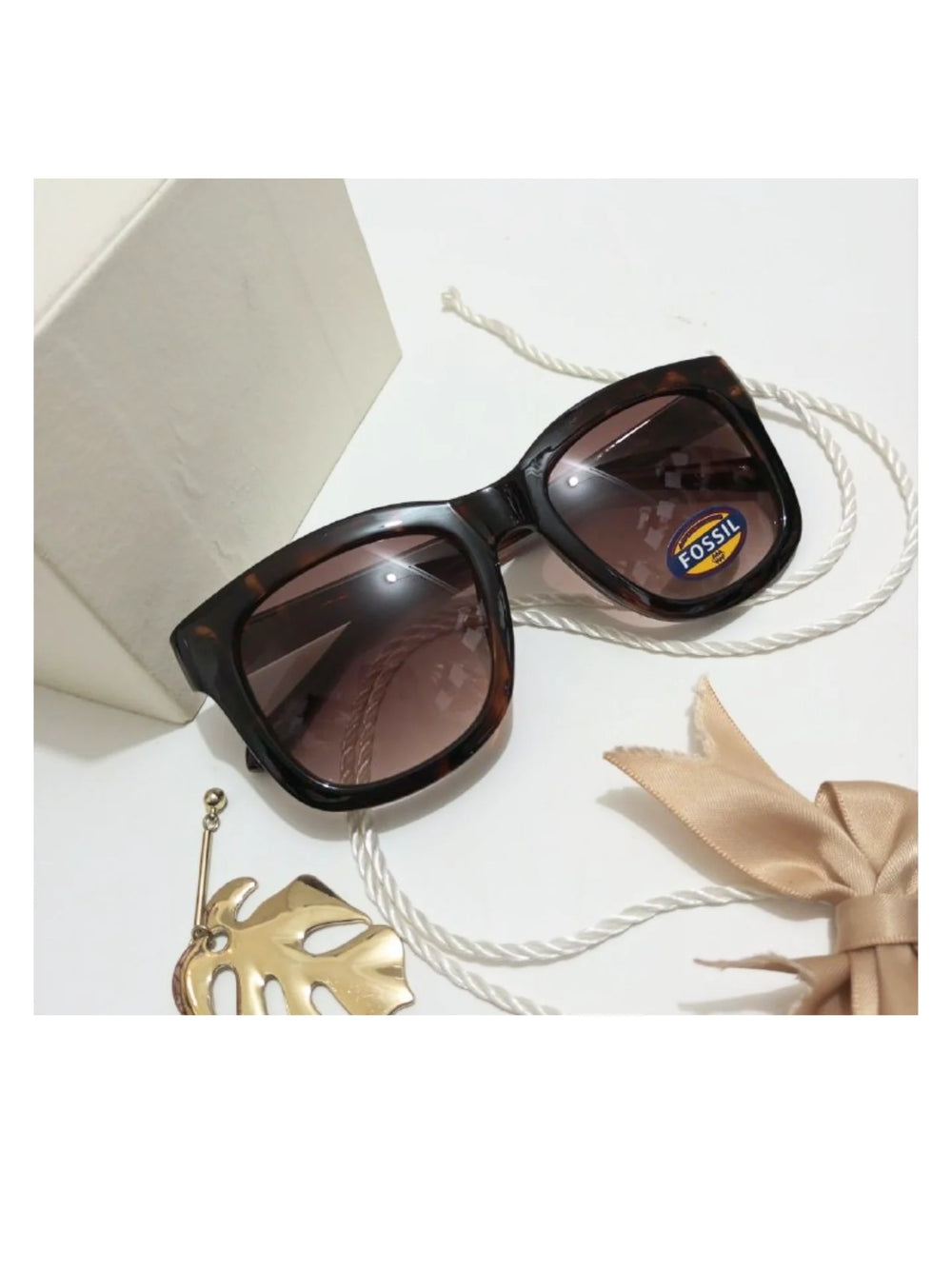 gambar-Fossil-Women_s-Sunglasses-TortoiseWEBP