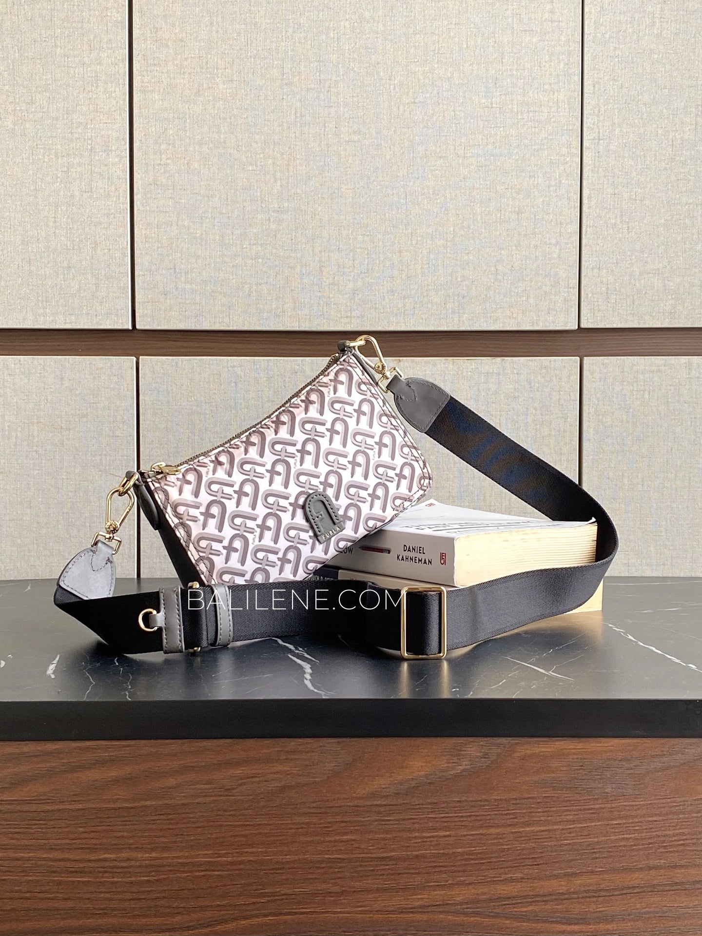 gambar-Furla-Atena-Crossbody-Neutral-Multi-balilene
