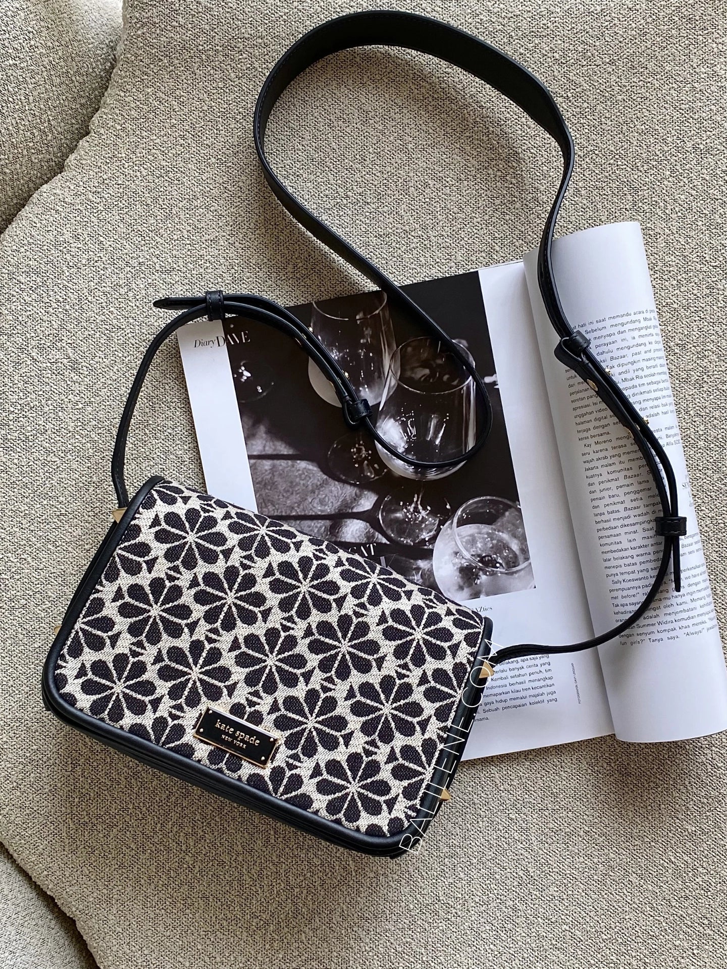 gambar-Kate-Spade-Flower-Jacquard-Small-Flap-Crossbody-Sand-Multi-balilene