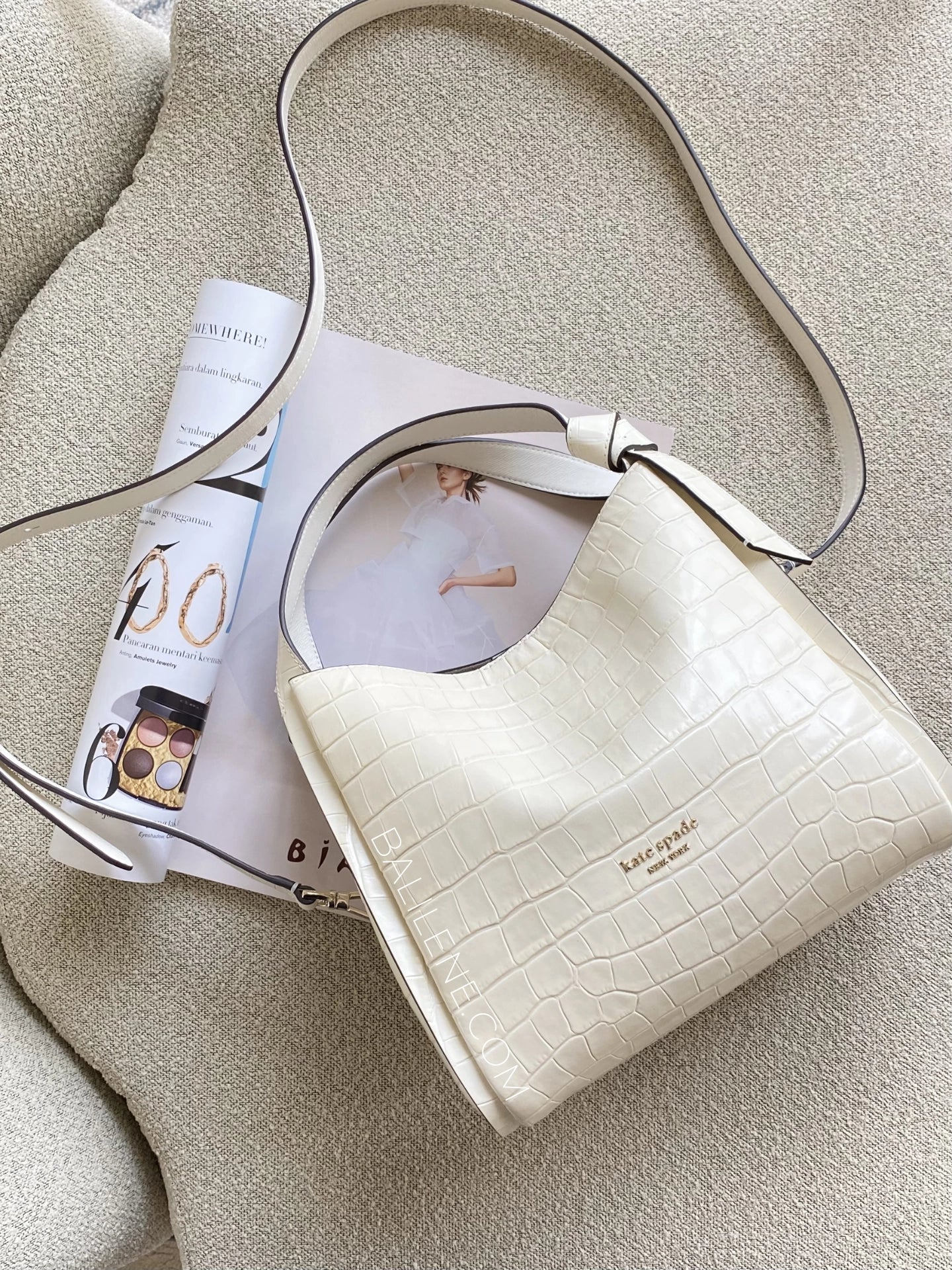 gambar-Kate-Spade-Knott-Croc-embossed-Medium-Crossbody-Tote-Halo-White-balilene